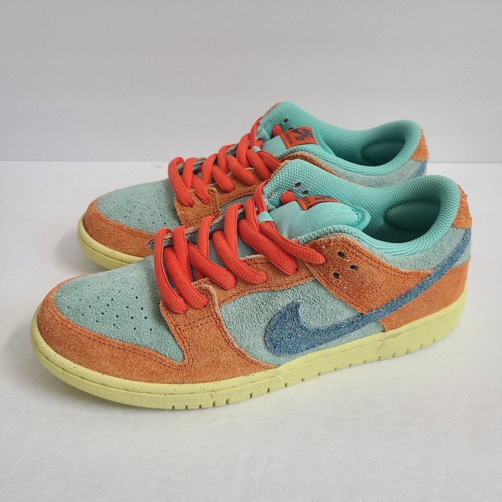 NEW Nike SB Dunk Low Shoes DV5429-800 Size 9.5 Orange Emerald Rise